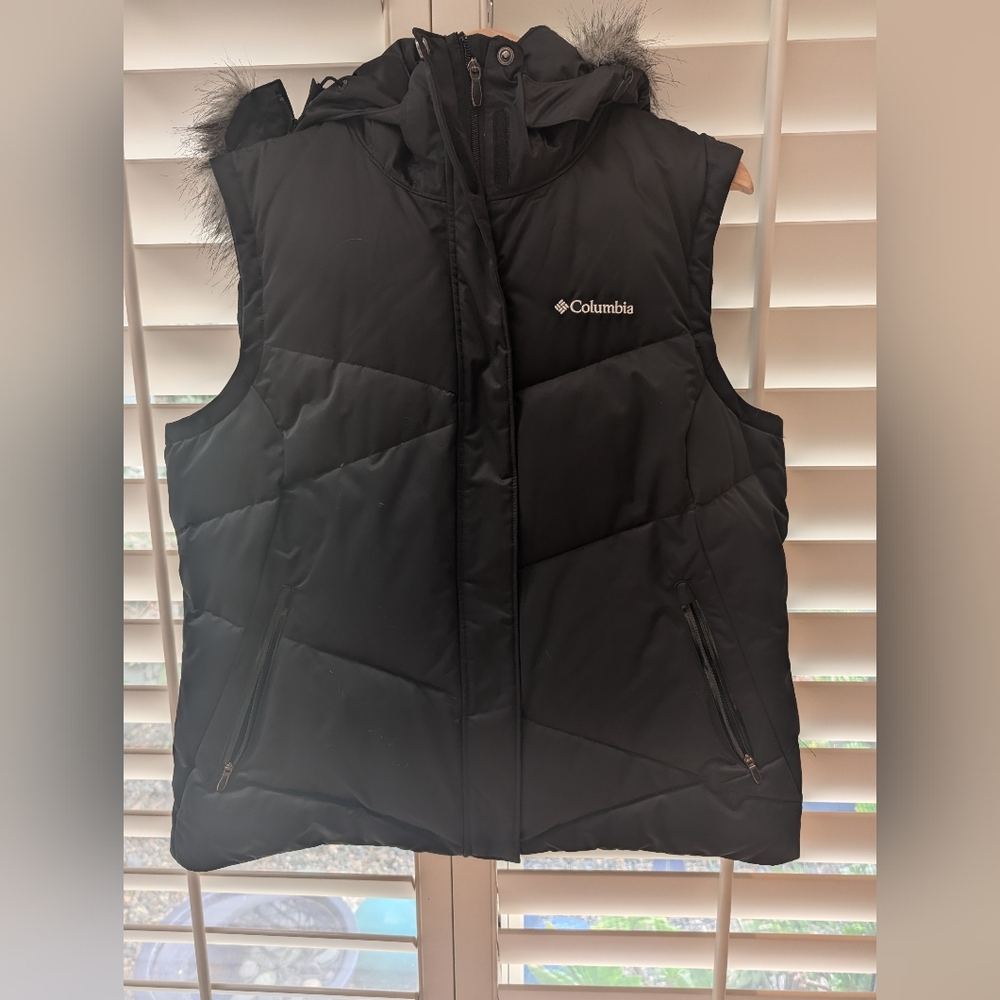 Women's Puffy Vest Black W/ Fur Hood Sz XL